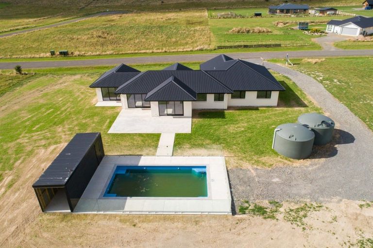 Photo of property in 270 Valley Views, Fitzherbert, Palmerston North, 4472