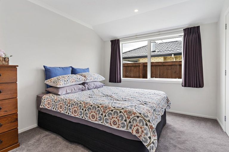 Photo of property in 12 Austin Reid Avenue, Carterton, 5713