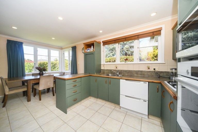 Photo of property in 1 Antrim Place, Hokowhitu, Palmerston North, 4410