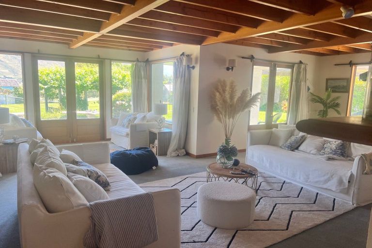 Photo of property in 11 Waimana Place, Wanaka, 9305