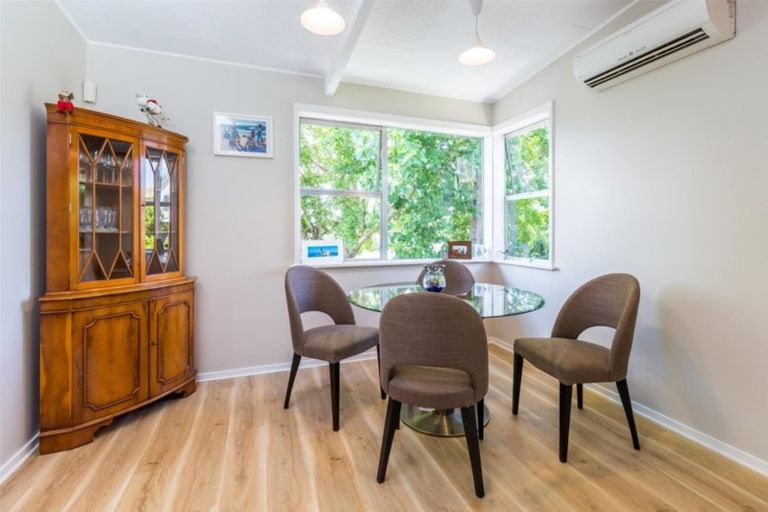 Photo of property in 31 Tauroa Road, Havelock North, 4130