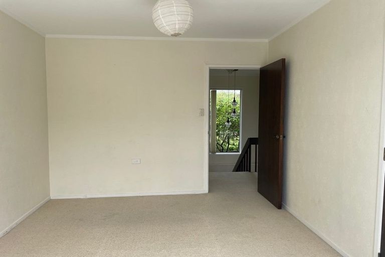 Photo of property in 1/37 Shanaway Rise, Hillcrest, Auckland, 0627