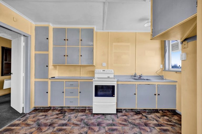 Photo of property in 10 Iredale Road, Hawera, 4610