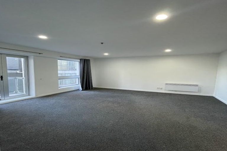 Photo of property in Terrace Heights Apartments, 5e/163 The Terrace, Wellington Central, Wellington, 6011