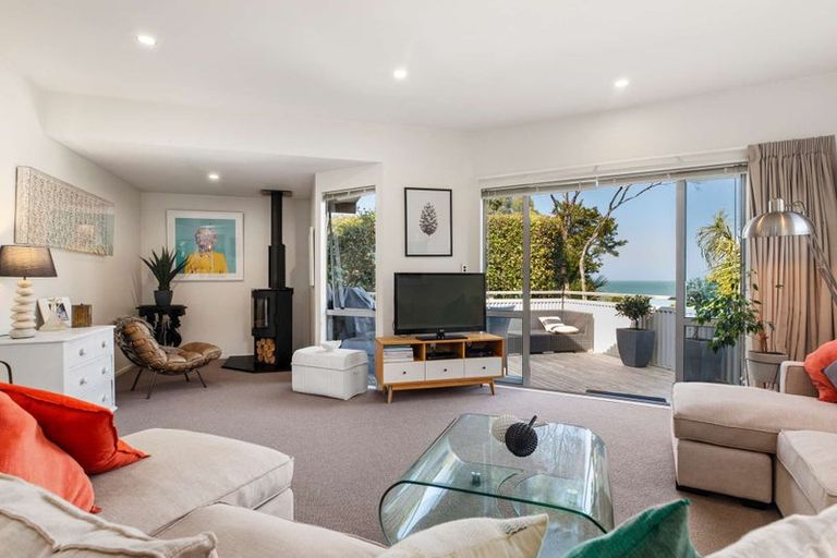 Photo of property in 7 Dorothy Road, Laingholm, Auckland, 0604