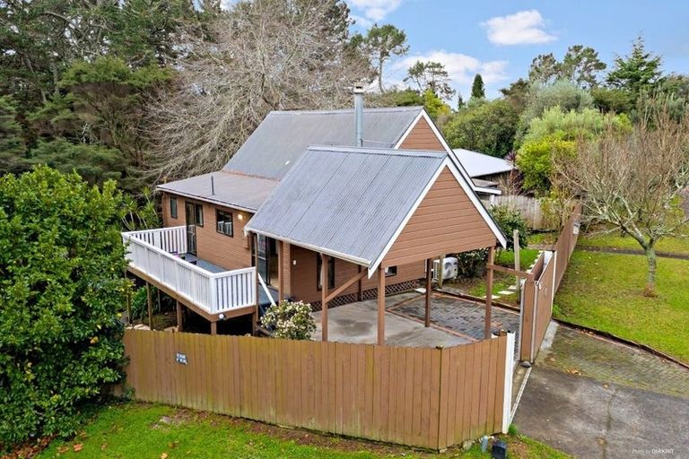 Photo of property in 27 Claverdon Drive, Massey, Auckland, 0614