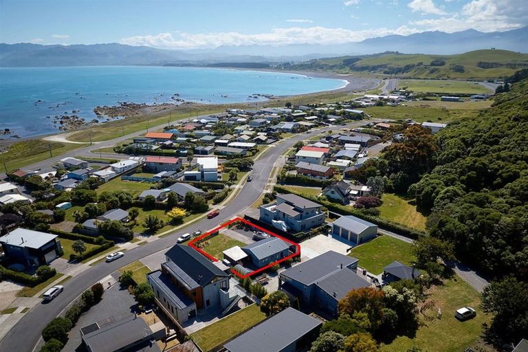 Photo of property in 48 Kotare Place, South Bay, Kaikoura, 7300