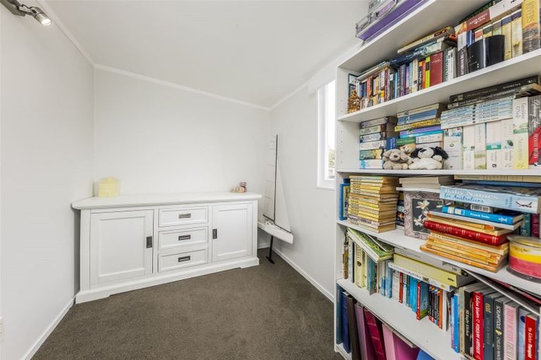 Photo of property in 2 Manse Road, Pahurehure, Papakura, 2113