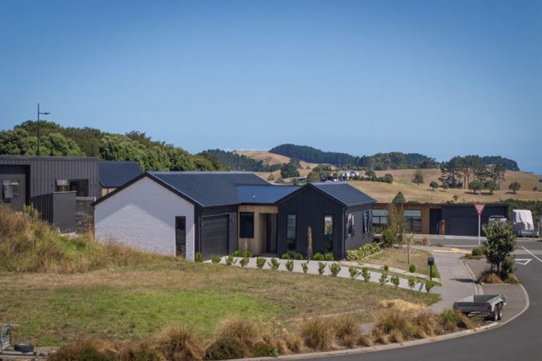 Photo of property in 2 Tunarau Street, Raglan, 3225