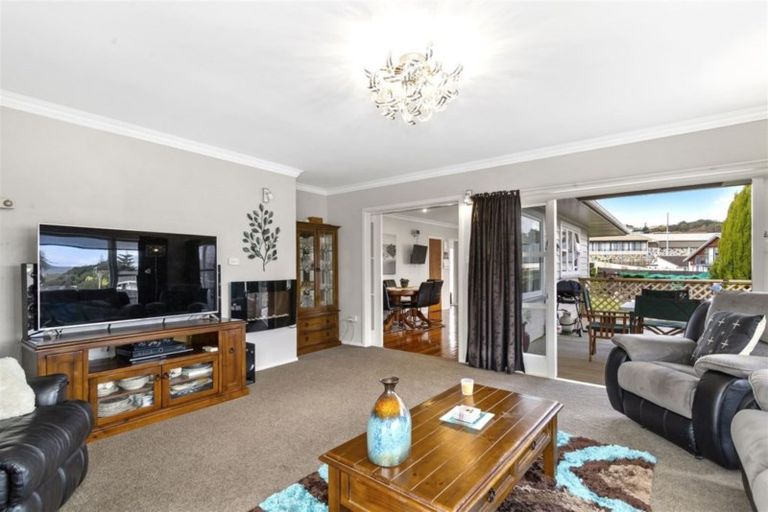 Photo of property in 44 Kapiti Crescent, Titahi Bay, Porirua, 5022