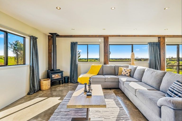 Photo of property in 155 Derham Road, Te Horo, Otaki, 5581