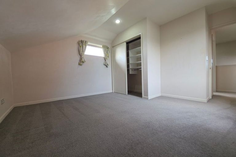 Photo of property in 135a Memorial Avenue, Burnside, Christchurch, 8053