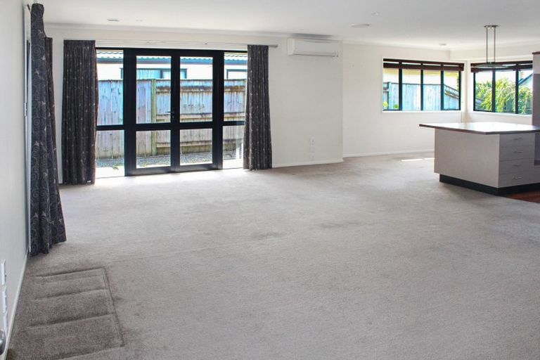 Photo of property in 68 Ruapehu Drive, Fitzherbert, Palmerston North, 4410