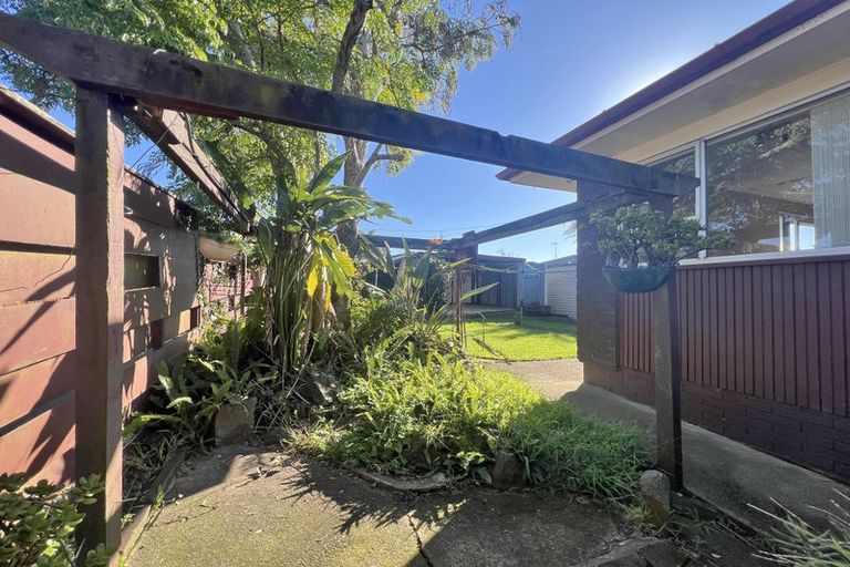Photo of property in 57 Casuarina Road, Half Moon Bay, Auckland, 2012
