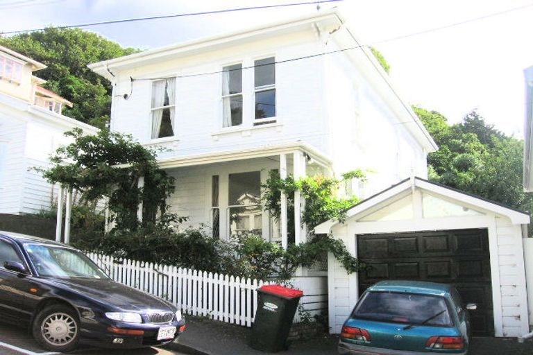 Photo of property in 26 Newman Terrace, Thorndon, Wellington, 6011