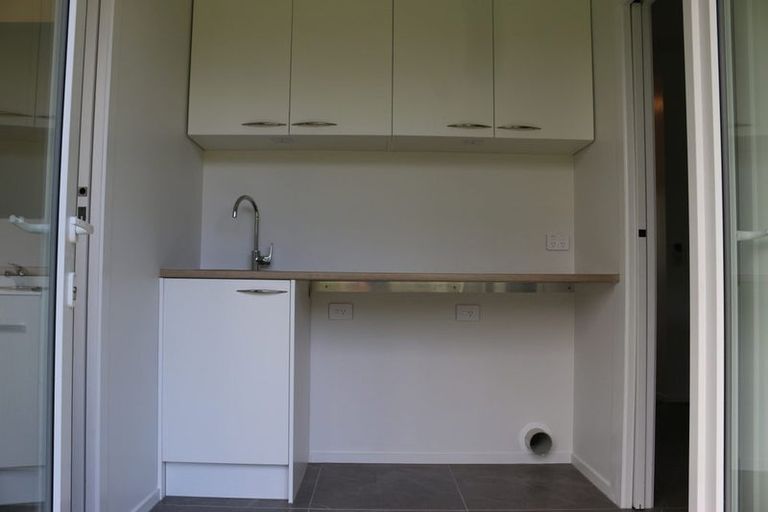 Photo of property in 10a Mcleod Road, Weymouth, Auckland, 2103