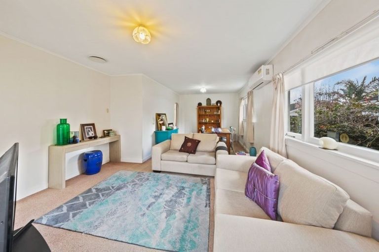 Photo of property in 1/93 Beach Road, Pahurehure, Papakura, 2113