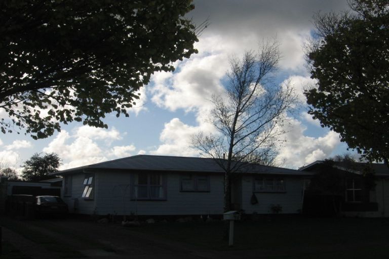 Photo of property in 14 Otaki Place, Westbrook, Palmerston North, 4412