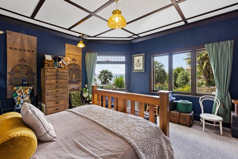 Photo of property in 32 Seapoint Road, Bluff Hill, Napier, 4110