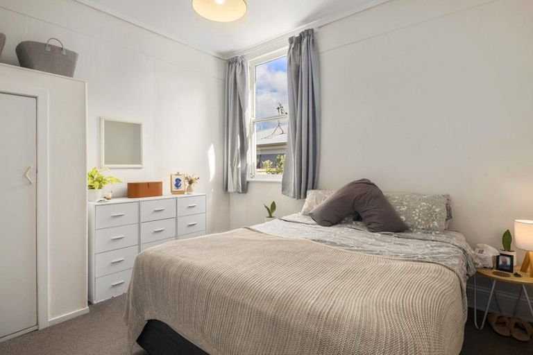 Photo of property in 18 Porritt Avenue, Mount Victoria, Wellington, 6011