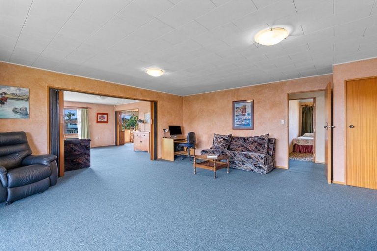 Photo of property in 76 Highbury Drive, Levin, 5510