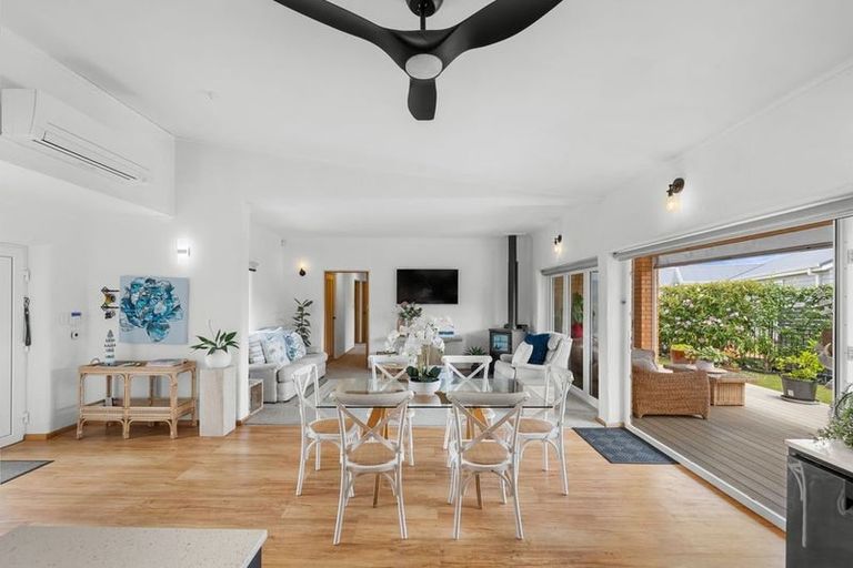 Photo of property in 10 Park Crescent, Mangawhai Heads, Mangawhai, 0505