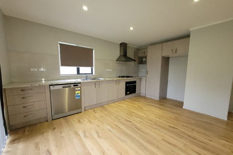 Photo of property in 82a Woodglen Road, Glen Eden, Auckland, 0602