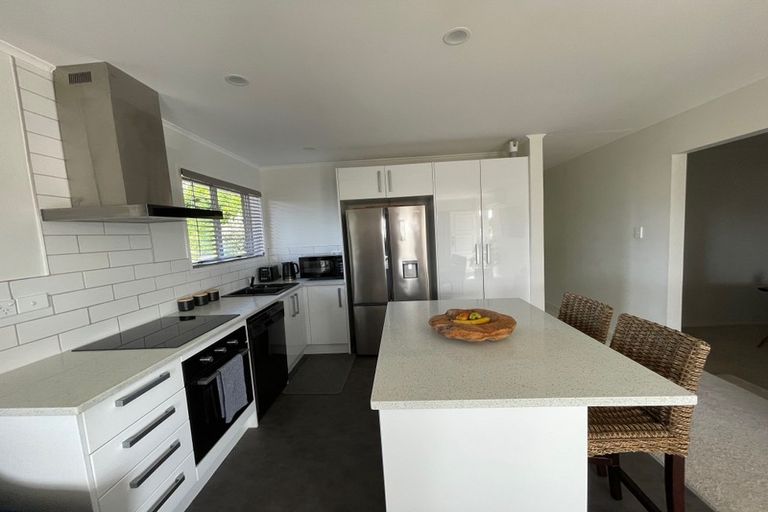 Photo of property in 1/2 Palm Court Drive, Glen Eden, Auckland, 0602