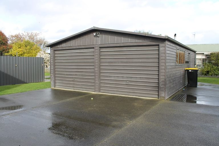 Photo of property in 18 Kilmarnock Street, Wallacetown, 9816