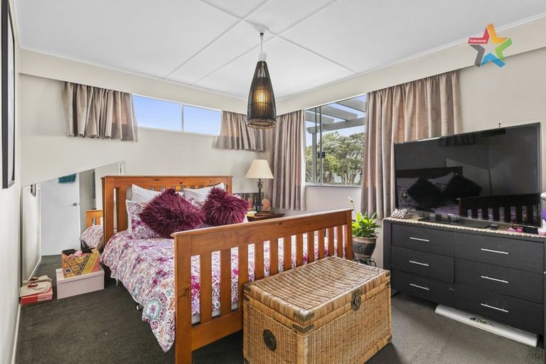 Photo of property in 17 Maple Grove, Maungaraki, Lower Hutt, 5010