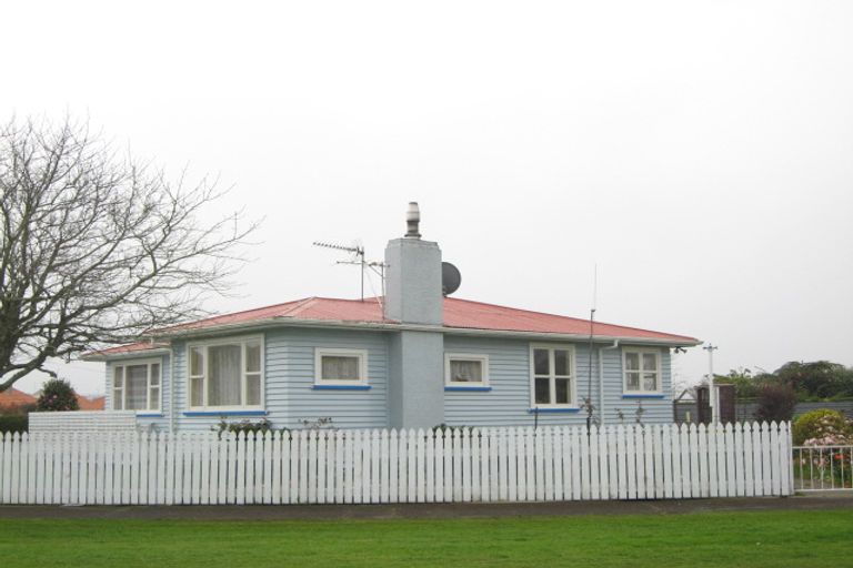 Photo of property in 32 Parris Street, Waitara, 4320