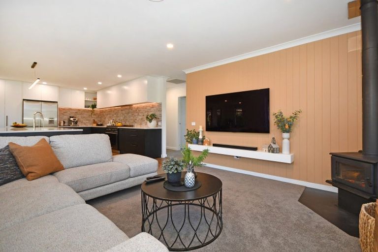 Photo of property in 19 Montgomery Crescent, Kinloch, Taupo, 3377