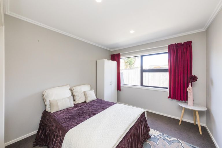 Photo of property in 1 Angelina Way, Kelvin Grove, Palmerston North, 4414