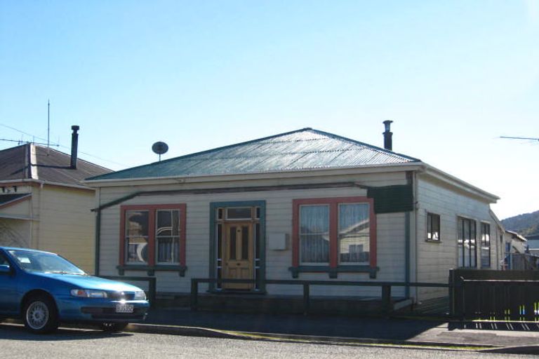 Photo of property in 15 Murray Street, Greymouth, 7805