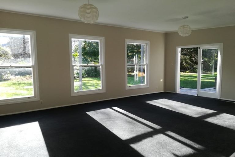 Photo of property in 27b Chatsworth Road, Silverstream, Upper Hutt, 5019