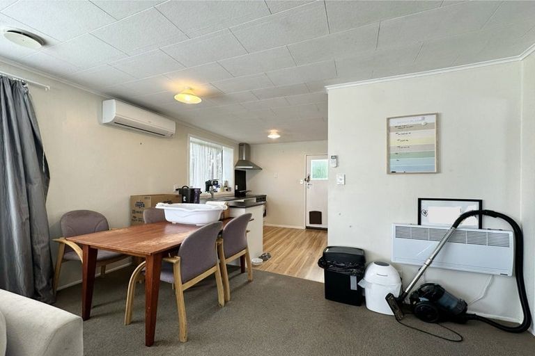 Photo of property in 1/18 Oregon Drive, Maoribank, Upper Hutt, 5018