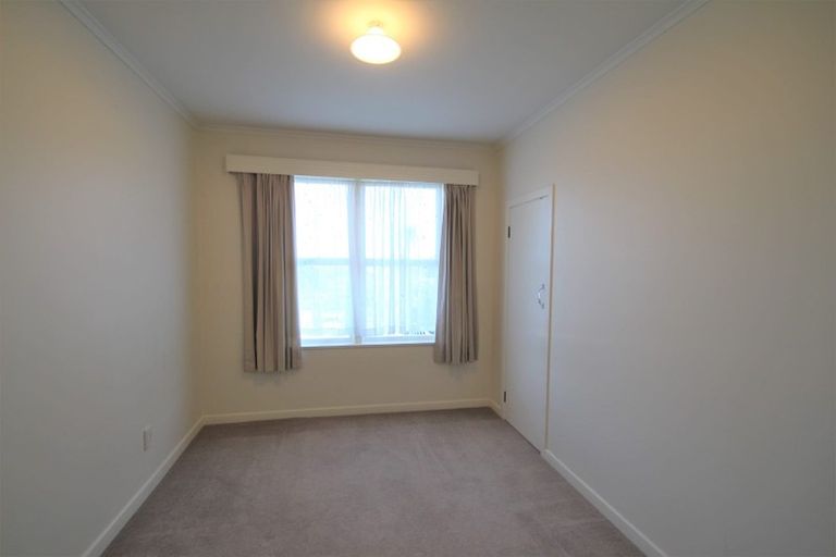 Photo of property in 23 Holland Road, Hillcrest, Auckland, 0627