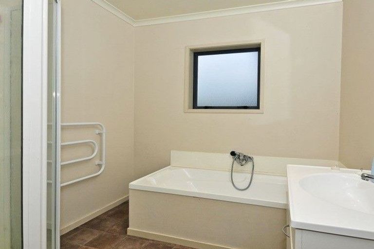 Photo of property in 3 Hugh Place, St Andrews, Hamilton, 3200