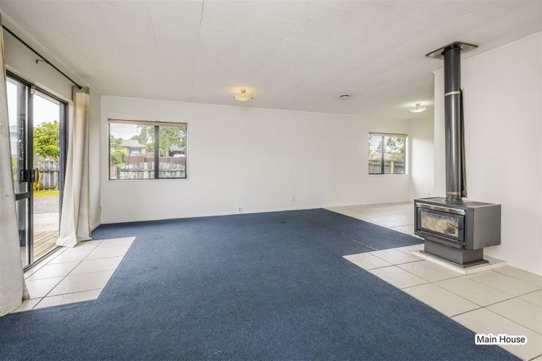 Photo of property in 6 Rhine Place, Weymouth, Auckland, 2103