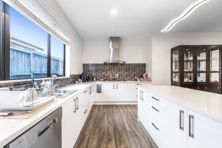 Photo of property in 5 Ara Kakara Avenue, Huapai, Kumeu, 0810