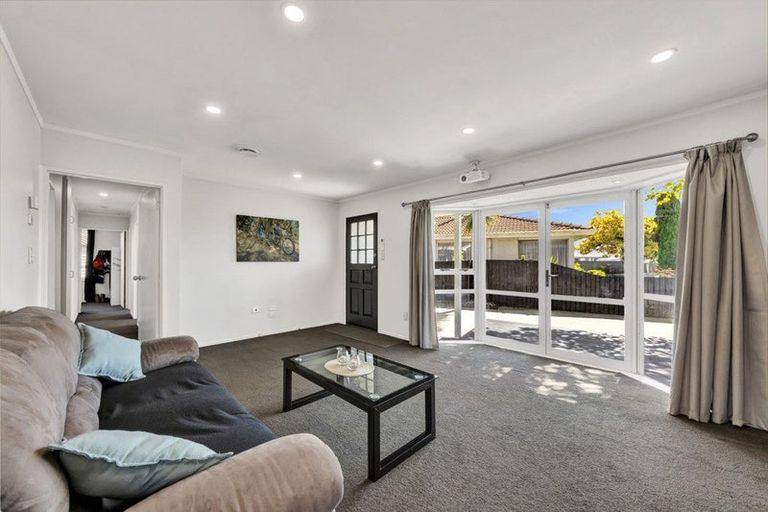 Photo of property in 28 Saint Heliers Crescent, Aranui, Christchurch, 8061