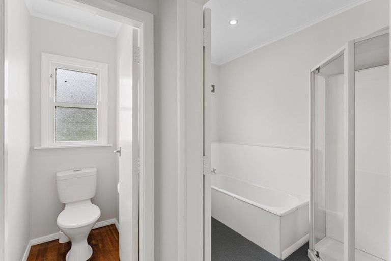 Photo of property in 12 Domain Road, Otaki, 5512