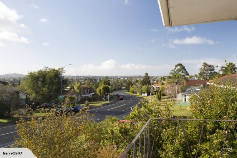 Photo of property in 1/3 Butterworth Drive, Glendene, Auckland, 0602