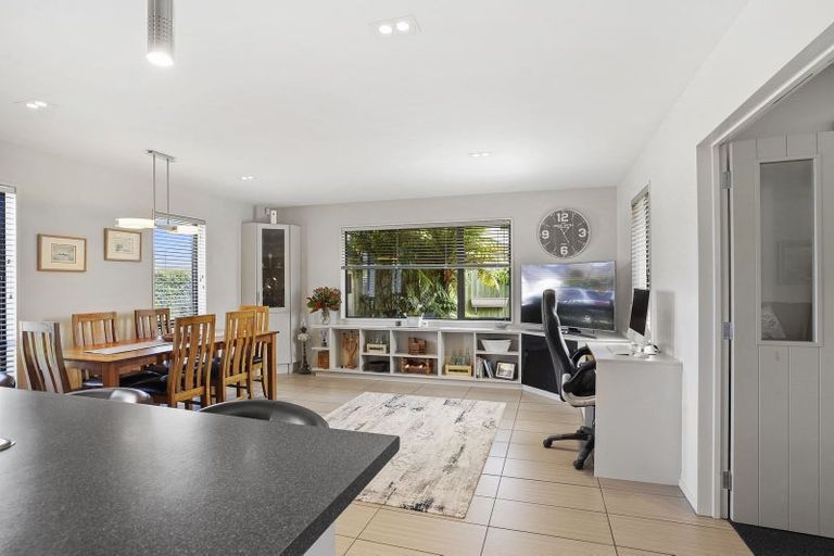 Photo of property in 22 Merrilees Place, Linwood, Christchurch, 8062