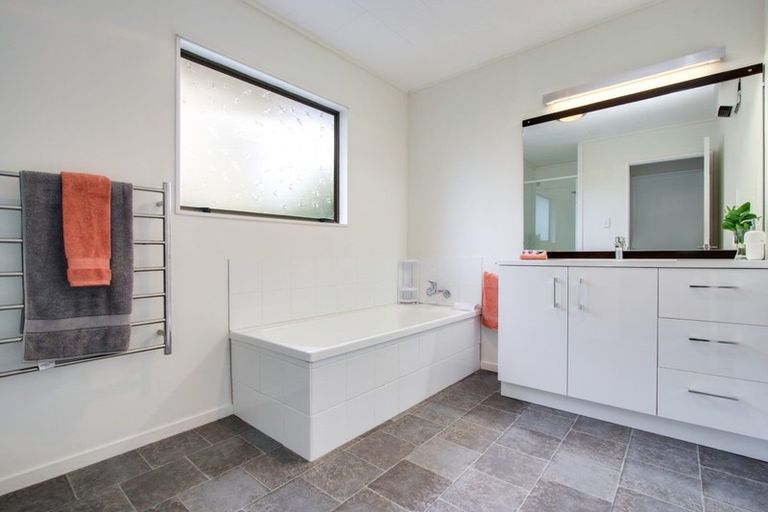 Photo of property in 36 Durham Drive, Havelock North, 4130