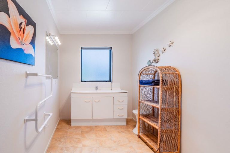 Photo of property in 33f Sanders Avenue, Westown, New Plymouth, 4310