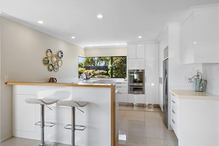 Photo of property in 7b Rimu Street, Strandon, New Plymouth, 4312