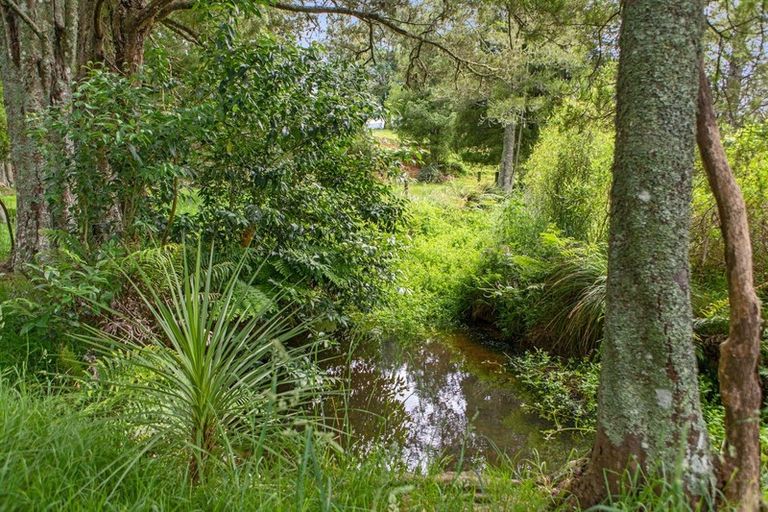 Photo of property in 150 Dimmock Road, Waitakaruru, Ngatea, 2471