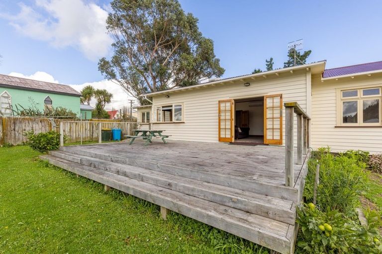 Photo of property in 16 Tokomaru Road, Tokomaru, Palmerston North, 4474