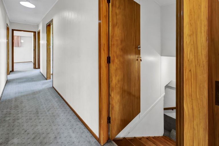 Photo of property in 1904 South Road, Kaupokonui, 4678